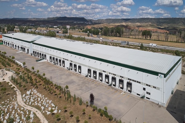 NAVE LOGISTICA EN ALQUILER EN AZUQUECA DE HENARES DE 2.420 m²